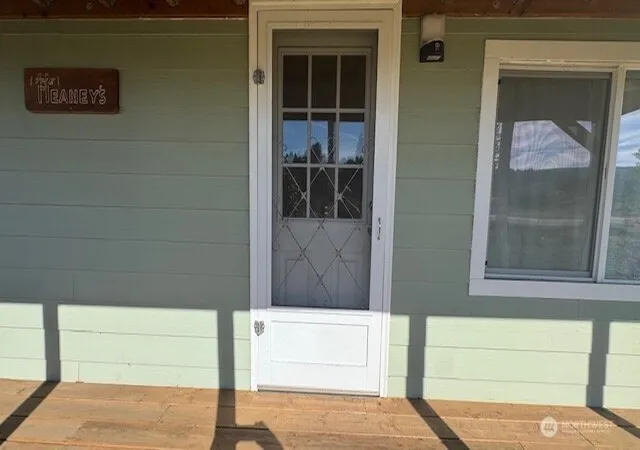Photo 3 of Sale Pending at 296 Mossyrock Rd W, Mossyrock, WA 98564 | MLS# NWM2592916 | Listing updated on 2026-10-19