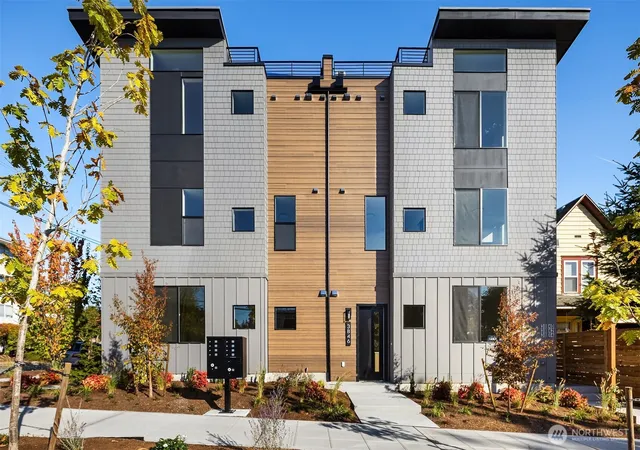 Townhouse for sale at 3842 Linden Ave N, Seattle, WA 98103 | MLS# NWM2592921
