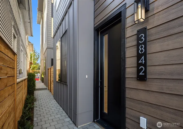 Photo 1 of Townhouse for sale at 3842 Linden Ave N, Seattle, WA 98103 | MLS# NWM2592921 | Listing updated on 2026-10-11