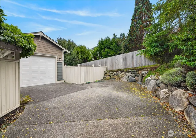 Photo 2 of Single family home for sale at 2211 19th Street, Anacortes, WA 98221 | MLS# NWM2592927 | Listing updated on 2026-10-13