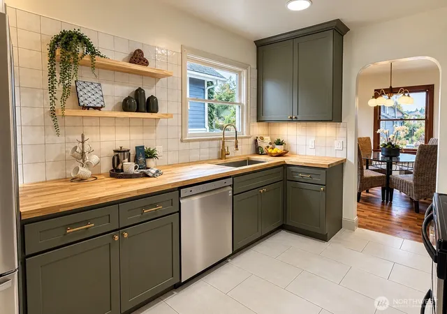 Photo 2 of Single family home for sale at 1009 9th Street, Bremerton, WA 98337 | MLS# NWM2592929 | Listing updated on 2026-10-16
