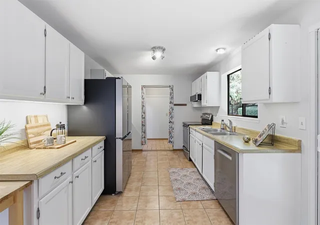 Photo 4 of Single family home for sale at 26639 NE Stewart St, Duvall, WA 98019 | MLS# NWM2592937 | Listing updated on 2026-10-27