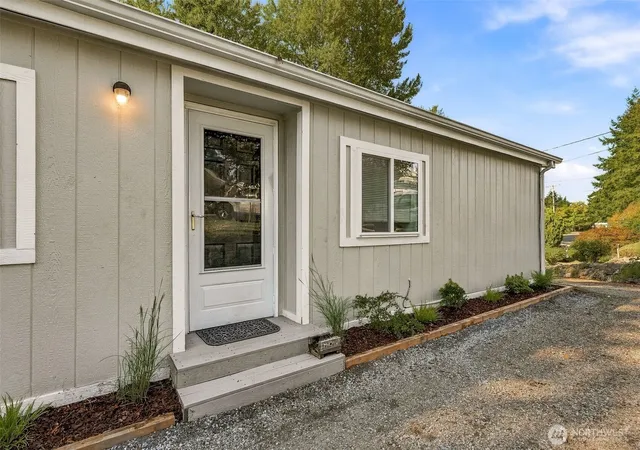Photo 3 of Manufactured home for sale at 27236 116th Place Se, Kent, WA 98030 | MLS# NWM2592940 | Listing updated on 2026-10-16