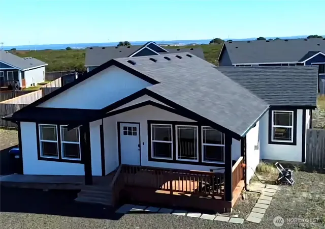 Photo 1 of Single family home for sale at 995 Alida Ct Se, Ocean Shores, WA 98569 | MLS# NWM2592945 | Listing updated on 2026-10-10