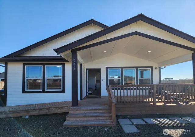 Photo 2 of Single family home for sale at 995 Alida Ct Se, Ocean Shores, WA 98569 | MLS# NWM2592945 | Listing updated on 2026-10-10