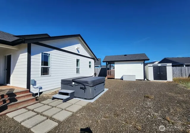 Photo 4 of Single family home for sale at 995 Alida Ct SE, Ocean Shores, WA 98569 | MLS# NWM2592945 | Listing updated on 2026-10-10