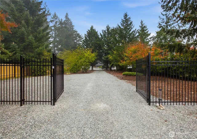 Photo 2 of Single family home for sale at 12217 98th Avenue E, Puyallup, WA 98373 | MLS# NWM2592947 | Listing updated on 2026-10-10