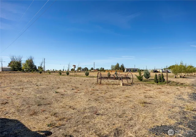 Photo 3 of Land for sale at 7814 Ne Rd D7, Moses Lake, WA 98837 | MLS# NWM2592948 | Listing updated on 2026-10-09