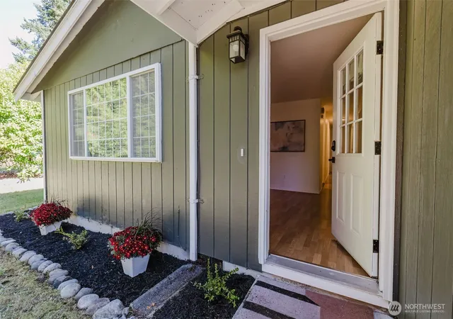 Photo 2 of Single family home for sale at 1205 Nebraska St SE, Port Orchard, WA 98366 | MLS# NWM2592963 | Listing updated on 2026-10-16