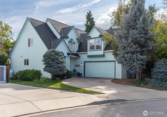 Single family home for sale at 1715 Brandi Ter, Wenatchee, WA 98801 | MLS# NWM2592968