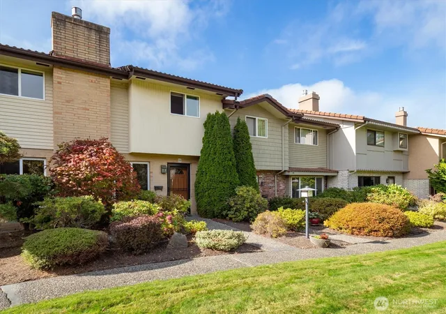 Photo 2 of Townhouse for sale at 1525 Nw 195th Street #22, Shoreline, WA 98177 | MLS# NWM2592978 | Listing updated on 2026-10-14