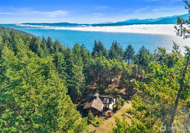Photo 3 of Single family home for sale at 611 Ln De Chantal, Port Townsend, WA 98368 | MLS# NWM2593004 | Listing updated on 2026-10-13