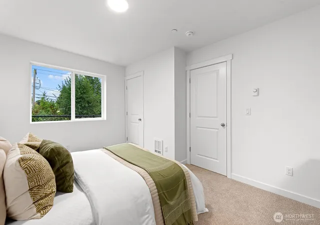Photo 3 of Townhouse for sale at 1407 SW 111th Lane, Seattle, WA 98146 | MLS# NWM2593031 | Listing updated on 2026-10-11