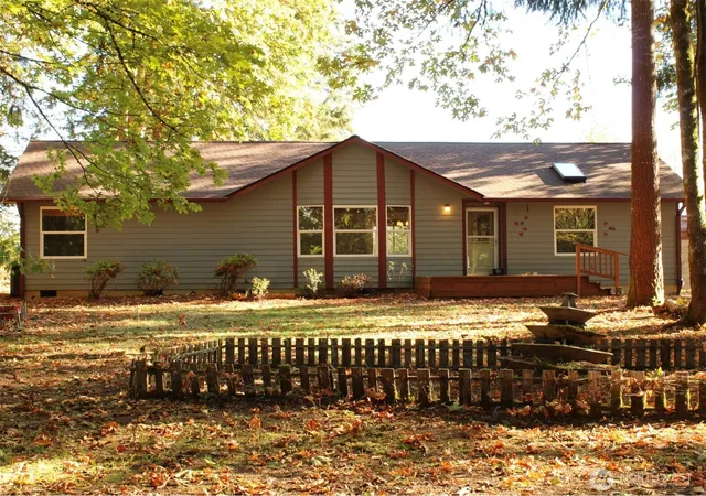 Single family home for sale at 117 Stan View Dr, Chehalis, WA 98532 | MLS# NWM2593052