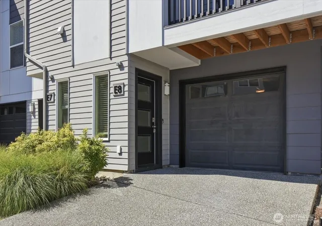 Photo 2 of Townhouse for sale at 3311 156th Street Sw #E8, Lynnwood, WA 98087 | MLS# NWM2593053 | Listing updated on 2026-10-10