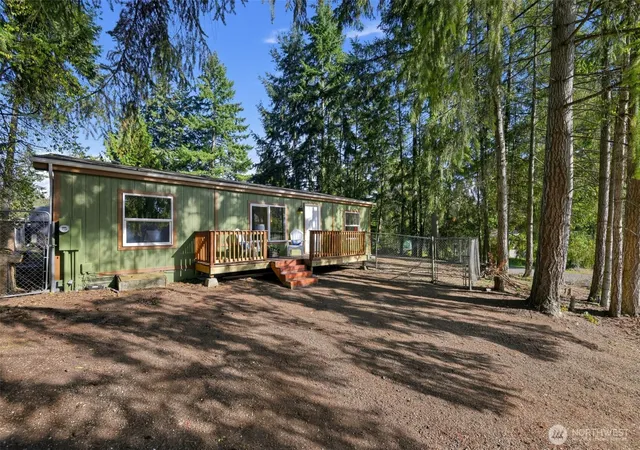 Photo 3 of Manufactured home for sale at 11321 201st Avenue E, Bonney Lake, WA 98391 | MLS# NWM2593066 | Listing updated on 2026-10-09
