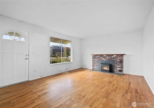 Photo 4 of Single family home for sale at 1515 Mason St, Sumner, WA 98390 | MLS# NWM2593075 | Listing updated on 2026-10-16