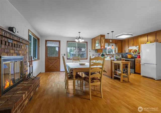 Photo 4 of Single family home for sale at 649 C Ct, Enumclaw, WA 98022 | MLS# NWM2593103 | Listing updated on 2026-10-09