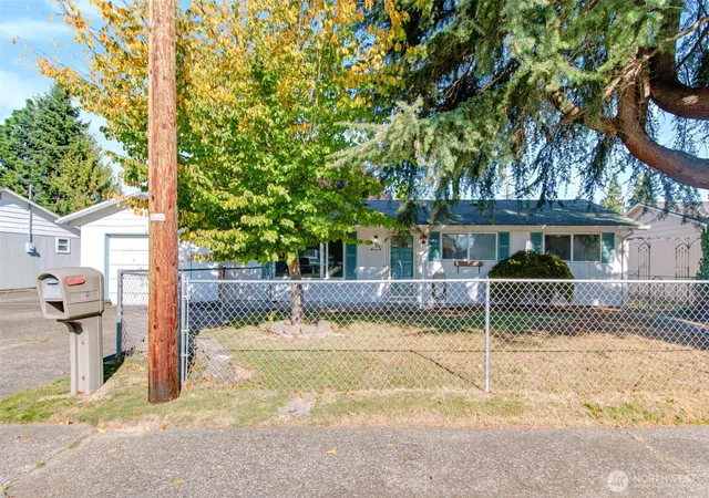 Photo 1 of Single family home for sale at 359 Douglas St, Longview, WA 98632 | MLS# NWM2593111 | Listing updated on 2026-10-15
