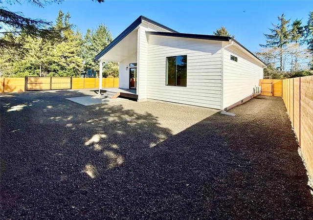Photo 4 of Single family home for sale at 593 Duck Lake Dr SE, Ocean Shores, WA 98569 | MLS# NWM2593124 | Listing updated on 2026-10-27