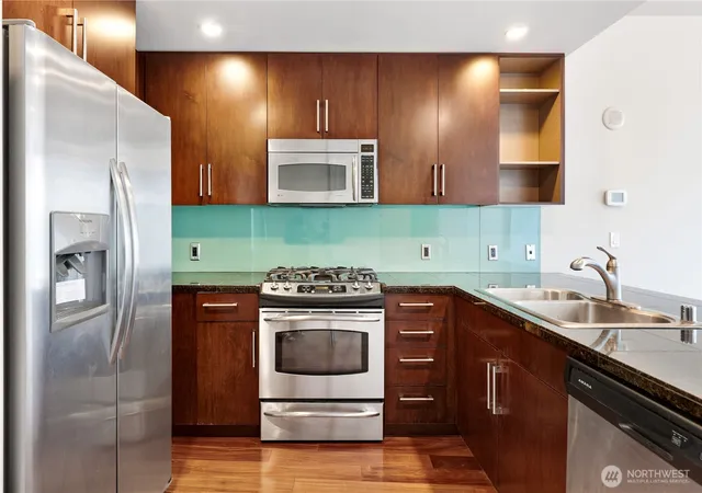 Photo 3 of Condo for sale at 910 Lenora St #702, Seattle, WA 98121 | MLS# NWM2593137 | Listing updated on 2026-10-14