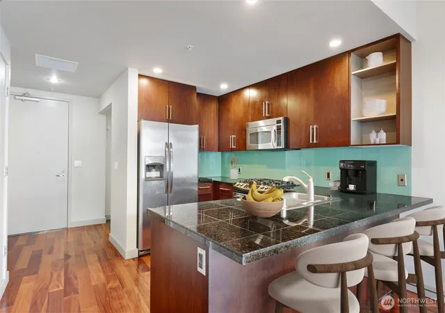 Photo 4 of Condo for sale at 910 Lenora St #702, Seattle, WA 98121 | MLS# NWM2593137 | Listing updated on 2026-10-14