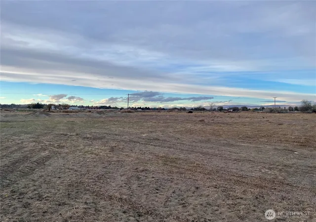Photo 4 of Land for sale at 4411 Clyde Cir, Sunnyside, WA 98944 | MLS# NWM2593154 | Listing updated on 2026-10-11