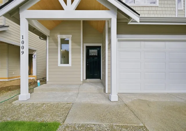 Photo 3 of Single family home for sale at 1009 126th Street Ct E, Tacoma, WA 98445 | MLS# NWM2593162 | Listing updated on 2026-10-28