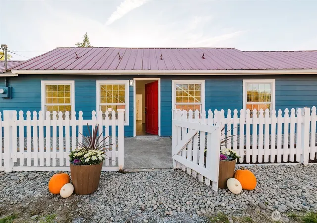 Photo 4 of Single family home for sale at 14938 Bethel Burley Rd SE, Port Orchard, WA 98367 | MLS# NWM2593171 | Listing updated on 2026-10-10