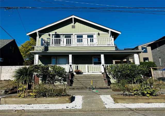 Photo 1 of Single family home for sale at 1612 N 38th Street, Seattle, WA 98103 | MLS# NWM2593173 | Listing updated on 2026-10-16