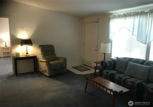 Photo 4 of Manufactured home for sale at 4111 164th Street SW #48, Lynnwood, WA 98087 | MLS# NWM2593177 | Listing updated on 2026-10-12