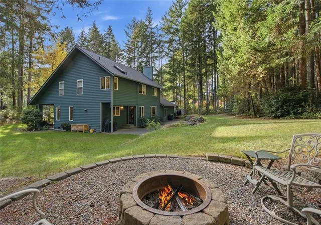 Photo 3 of Single family home for sale at 5618 Nw Iskra Blvd, Bremerton, WA 98312 | MLS# NWM2593181 | Listing updated on 2026-10-22