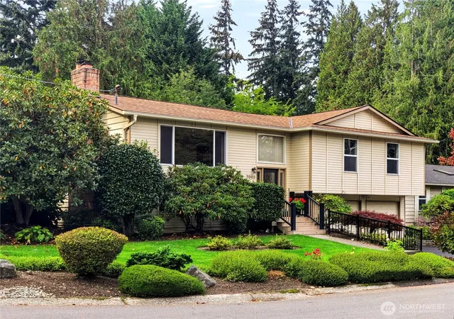 Single family home for sale at 7003 134th Avenue NE, Redmond, WA 98052 | MLS# NWM2593183