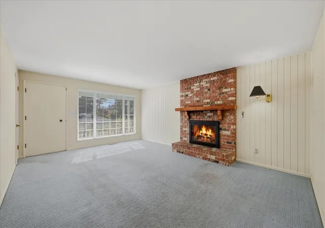 Photo 3 of Single family home for sale at 3868 NE 113th Street, Seattle, WA 98125 | MLS# NWM2593185 | Listing updated on 2026-10-29