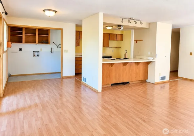 Photo 2 of Single family home for sale at 191 E Sandy Lake Dr, Shelton, WA 98584 | MLS# NWM2593188 | Listing updated on 2026-10-14