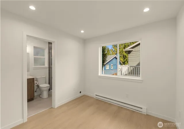 Photo 4 of Townhouse for sale at 5620 Wetmore Ave #C, Everett, WA 98203 | MLS# NWM2593196 | Listing updated on 2026-10-10