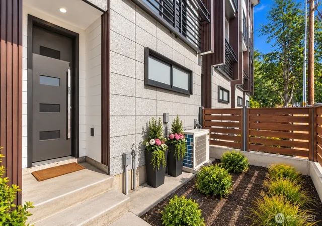 Photo 4 of Townhouse for sale at 11223 19th Avenue SE, Everett, WA 98208 | MLS# NWM2593197 | Listing updated on 2026-10-15