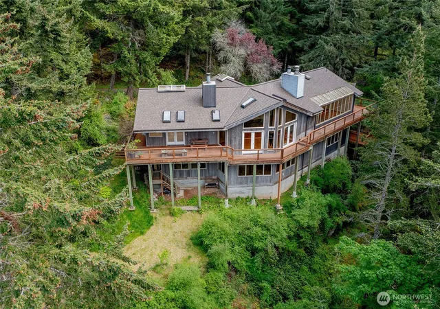 Photo 1 of Single family home for sale at 121 Switchback Rd, Eastsound, WA 98245 | MLS# NWM2593208 | Listing updated on 2026-10-10