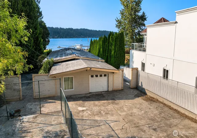 Photo 3 of Single family home for sale at 5029 Ripley Ln N, Renton, WA 98056 | MLS# NWM2593225 | Listing updated on 2026-10-13