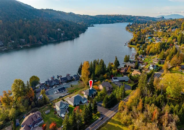Photo 3 of Single family home for sale at 18820 Big Lake Ridge Pl, Mount Vernon, WA 98274 | MLS# NWM2593228 | Listing updated on 2026-10-17