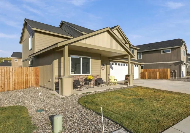 Photo 2 of Single family home for sale at 2313 N Sunnyview Ln, Ellensburg, WA 98926 | MLS# NWM2593237 | Listing updated on 2026-10-23