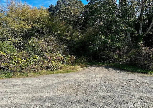 Photo 3 of Sale Pending at 6241 S Verde St, Tacoma, WA 98409 | MLS# NWM2593238 | Listing updated on 2026-10-19