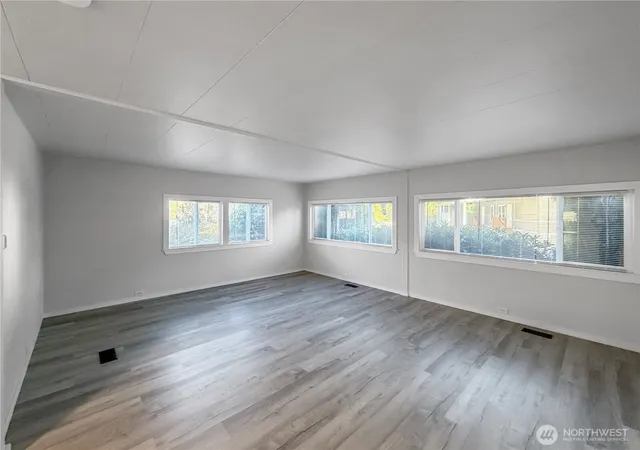 Photo 3 of Manufactured home for sale at 2101 S 324th Street #324, Federal Way, WA 98003 | MLS# NWM2593277 | Listing updated on 2026-10-16