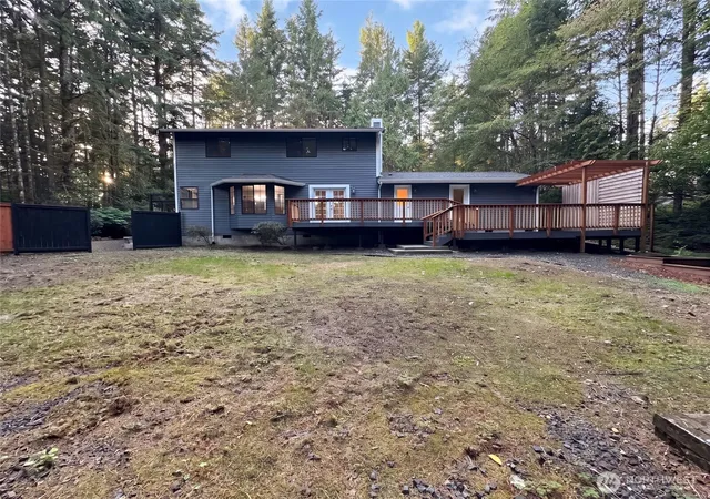Photo 4 of Single family home for sale at 7423 Ebbert Dr SE, Port Orchard, WA 98367 | MLS# NWM2593292 | Listing updated on 2026-10-10