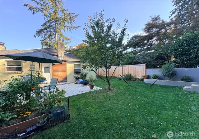 Photo 3 of Single family home for sale at 9233 17th Avenue Ne, Seattle, WA 98115 | MLS# NWM2593297 | Listing updated on 2026-10-13