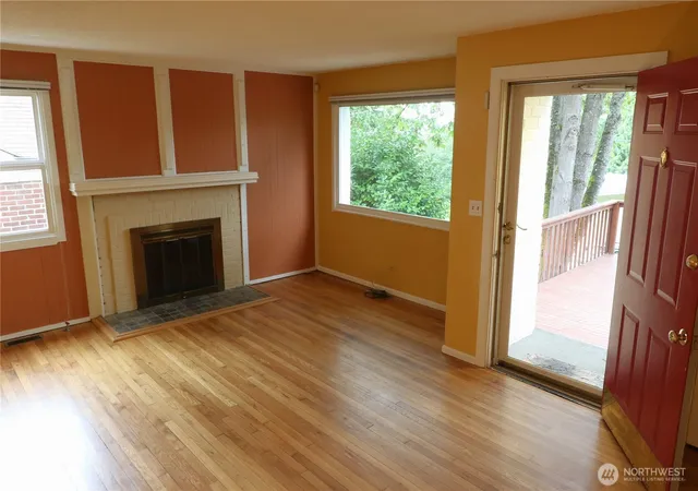 Photo 3 of Single family home for sale at 9233 17th Avenue NE, Seattle, WA 98115 | MLS# NWM2593297 | Listing updated on 2026-10-13