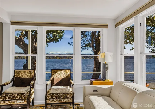 Photo 4 of Single family home for sale at 1231 Maplewood Beach Dr, Gig Harbor, WA 98332 | MLS# NWM2593311 | Listing updated on 2026-10-13