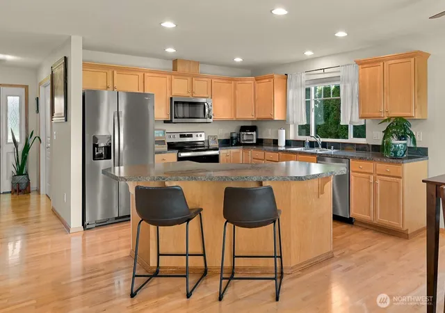 Photo 4 of Single family home for sale at 2558 Pacific Highlands Ave, Ferndale, WA 98248 | MLS# NWM2593313 | Listing updated on 2026-10-14
