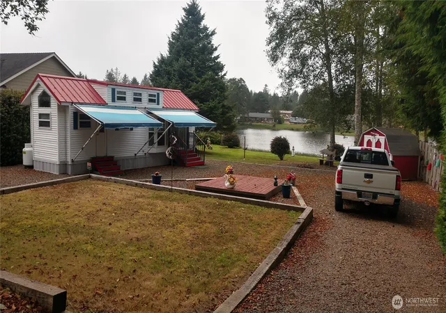 Photo 3 of Manufactured home for sale at 24107 Elm Pl, Ocean Park, WA 98640 | MLS# NWM2593315 | Listing updated on 2026-10-17