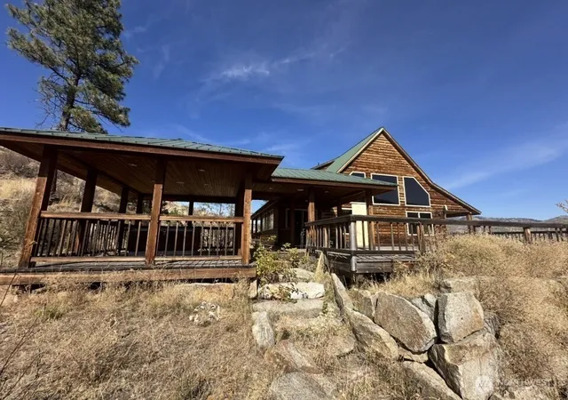 Photo 3 of Single family home for sale at 178 N Cook Mountain Rd, Okanogan, WA 98840 | MLS# NWM2593317 | Listing updated on 2026-10-12
